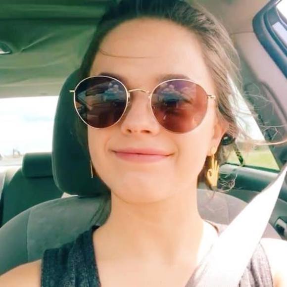 Meet your Posher, Taryn - Picture 1 of 1